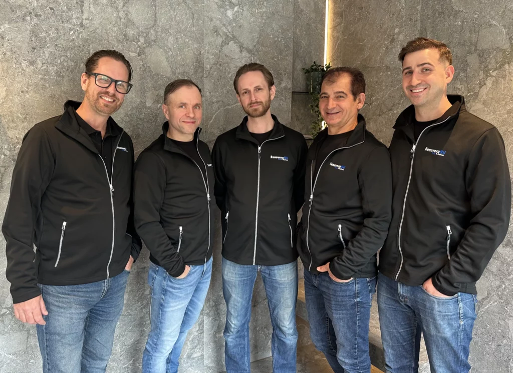 Bild på hela teamet på RenoveraNu.